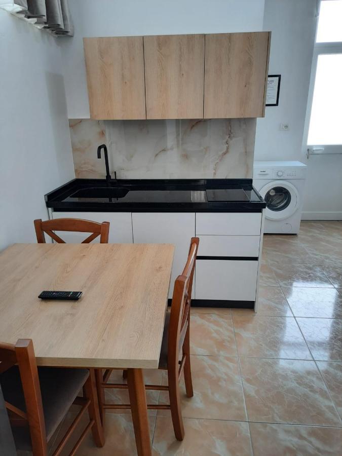 Vila Pushimi Regis Velipojë Exteriör bild